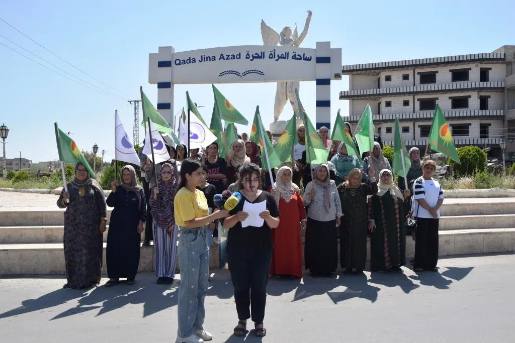 ​​​​​​​Rêxistinên jinan ên Kobanê tecrîd protesto kir