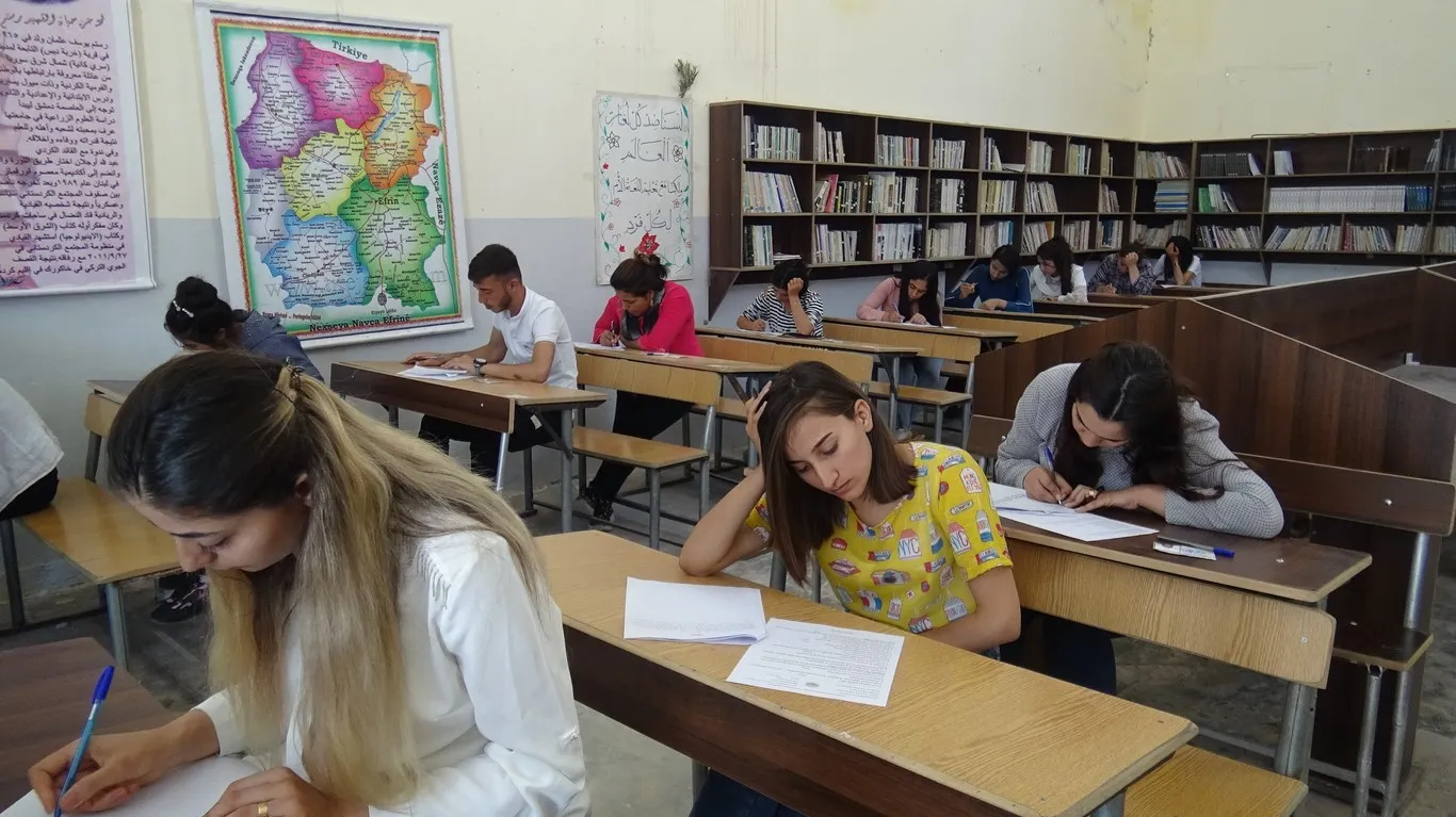 ​​​​​​​Li Peymangeha Şehîd Viyan Amara ezmûnên dawiya salê