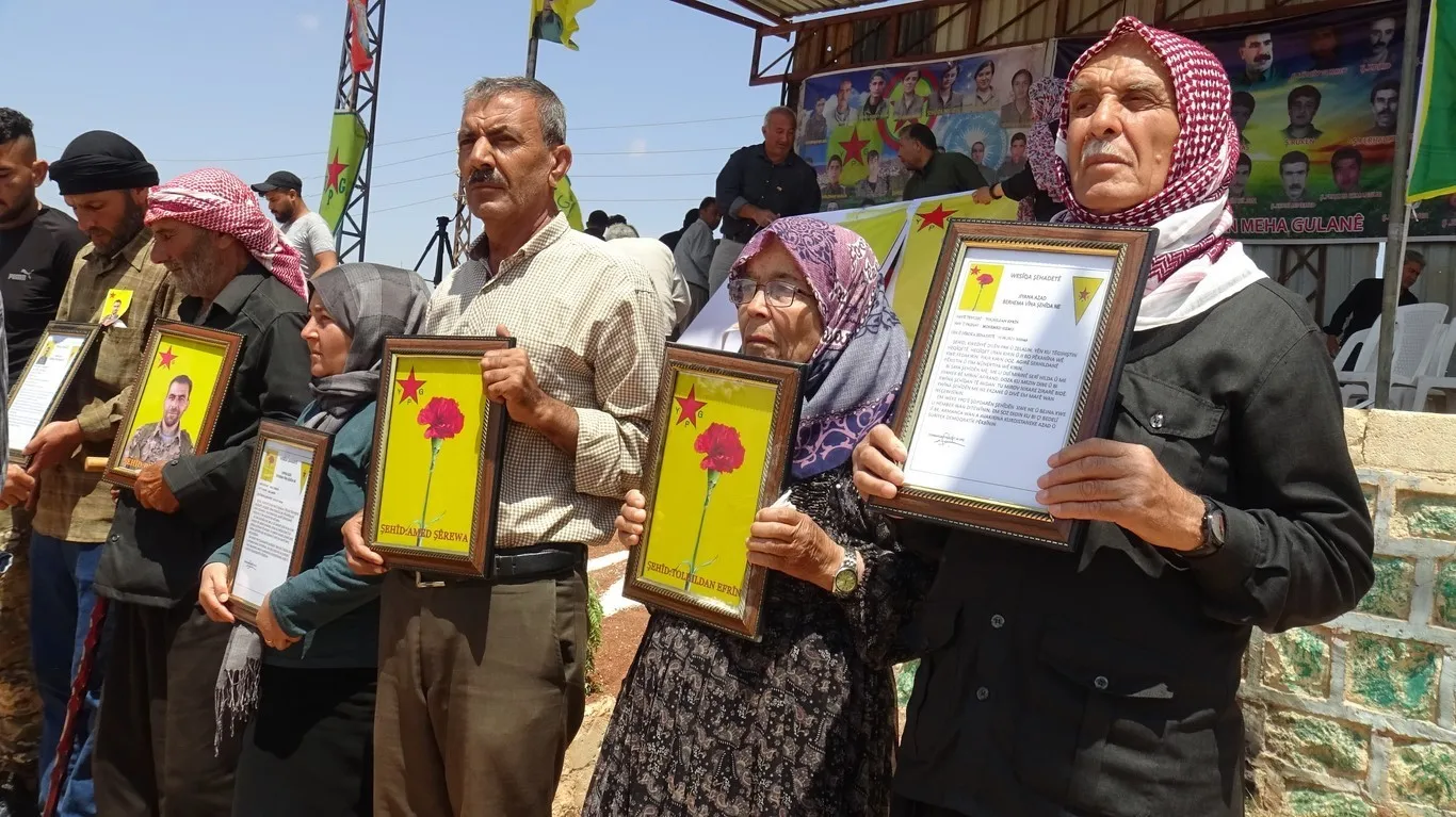 Li Ehdasê merasîma sersaxiyê ya 3 şehîdan