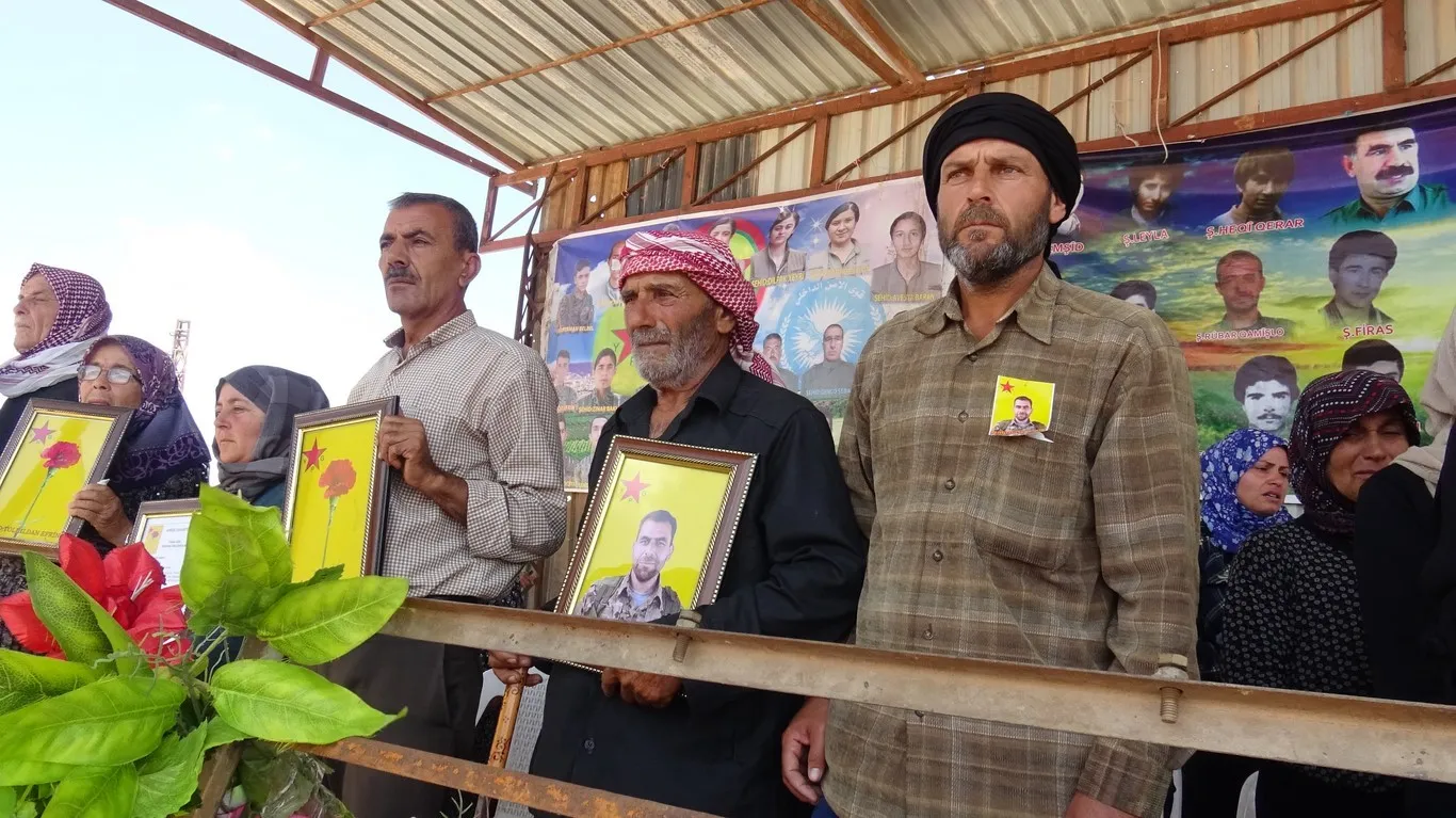 Li Ehdasê merasîma sersaxiyê ya 3 şehîdan