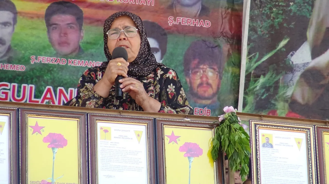 Li Ehdasê merasîma sersaxiyê ya 3 şehîdan