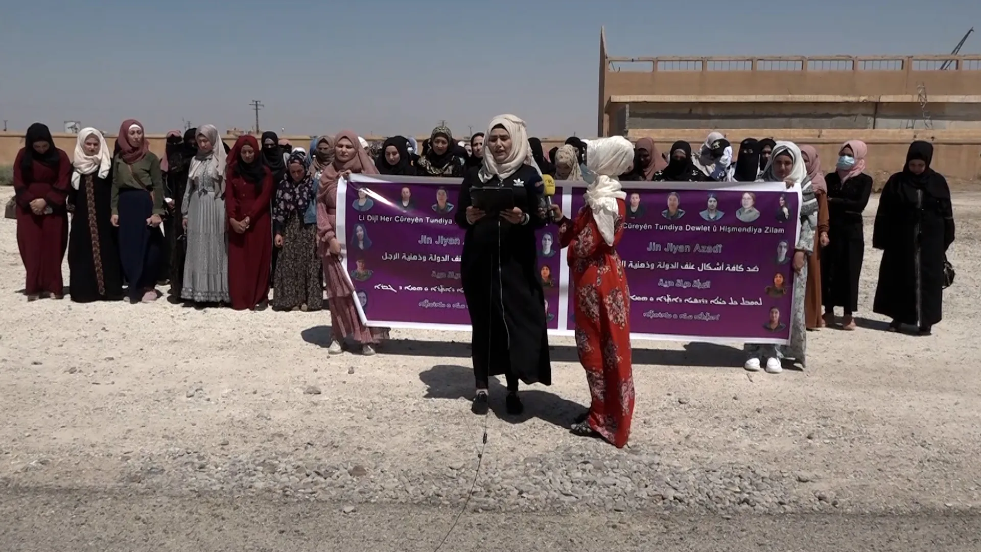 Rêxistinên jinan bêdengiya hêzên navneteweyî şermezar kir