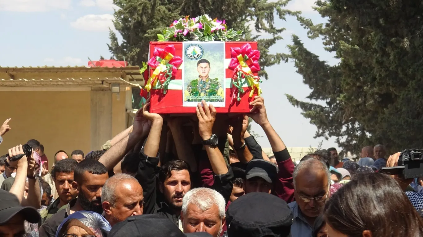 Şehîd Canşêr Şêrewa  bi merasîmekê hat oxirkirin