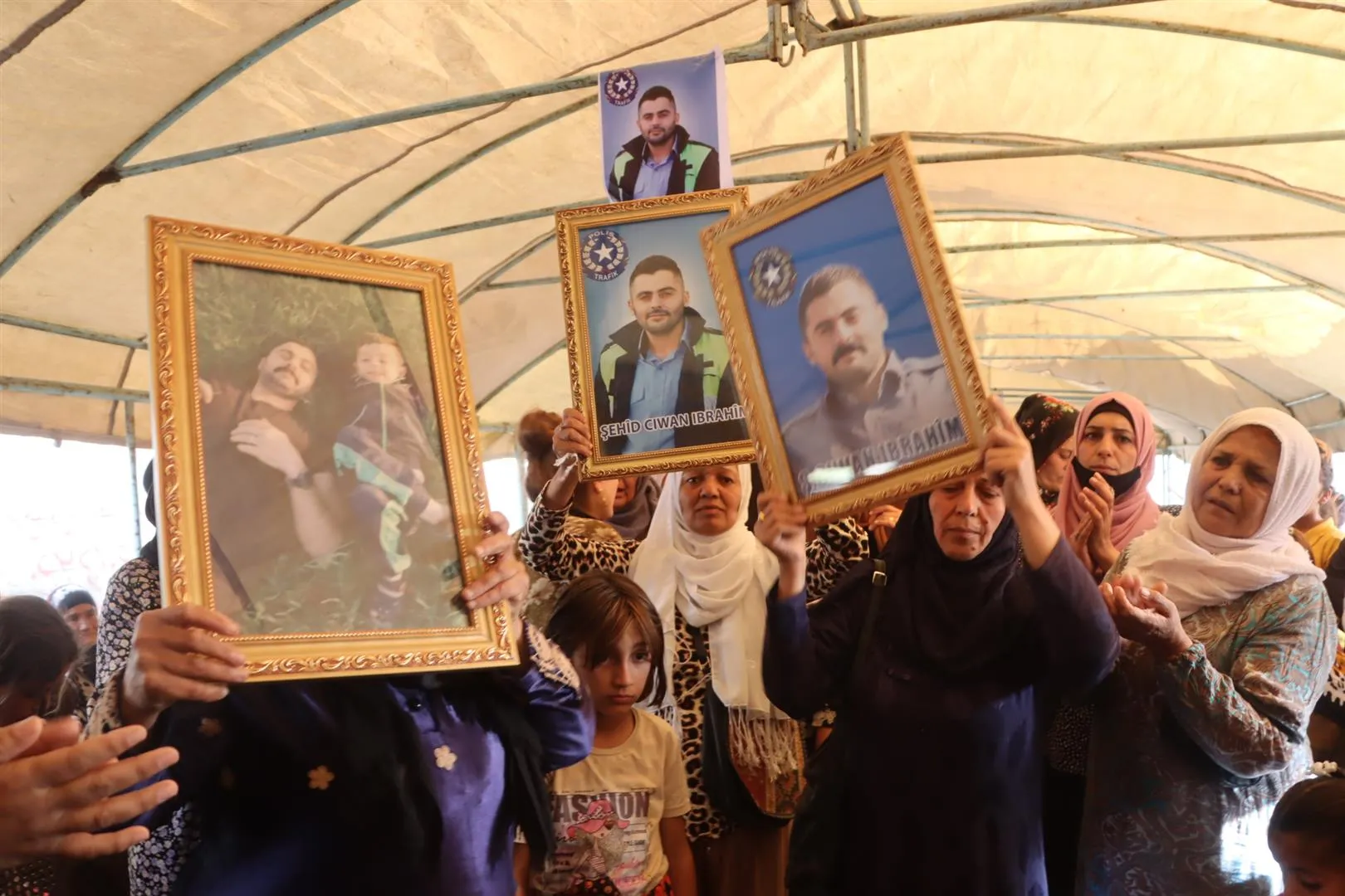 'Berxwedan jiyan e dê her dirûşma me bimîne`
