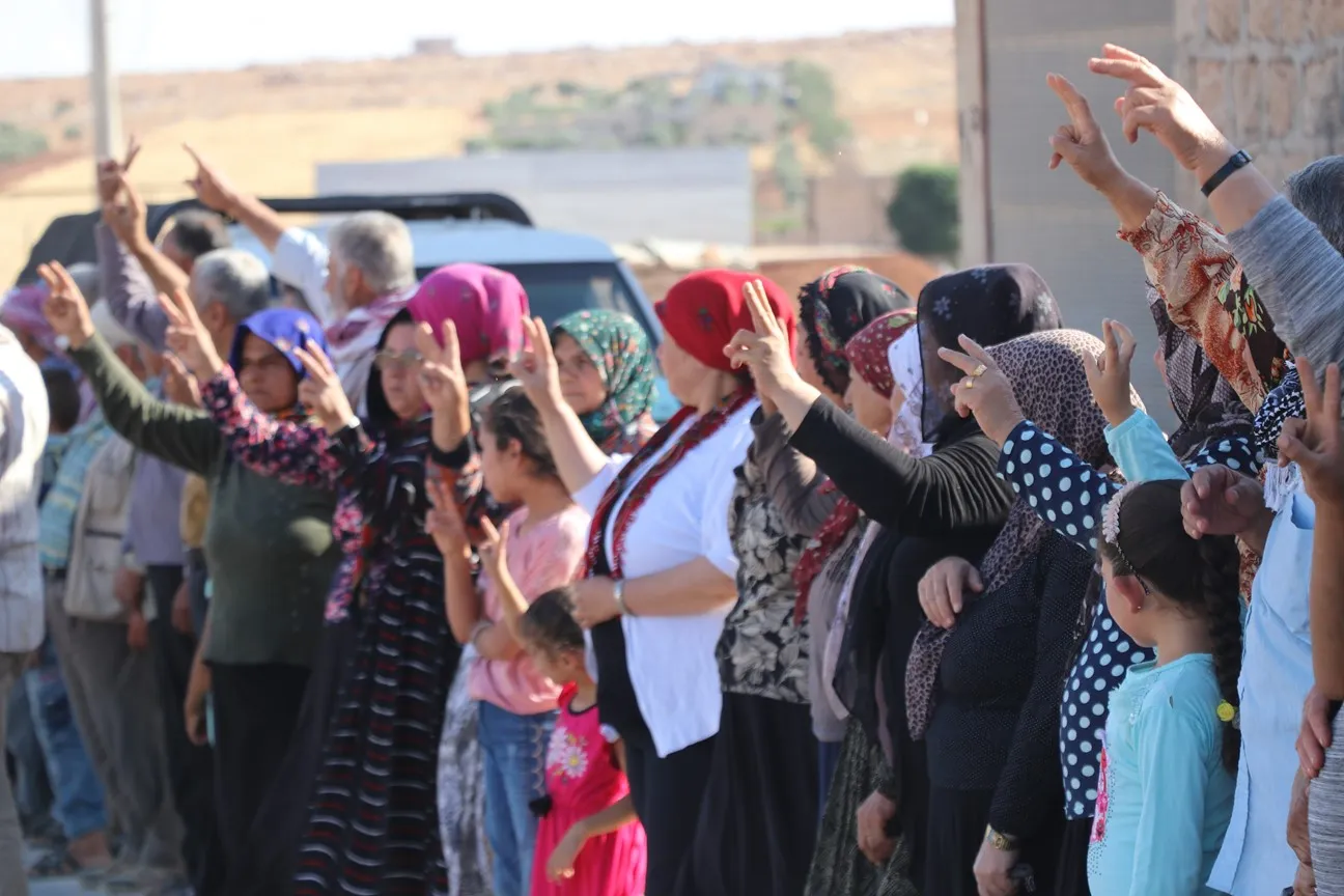 Koçberên Efrînê û şêniyên Şehbayê şehîd Diyar Efrîn oxir kir