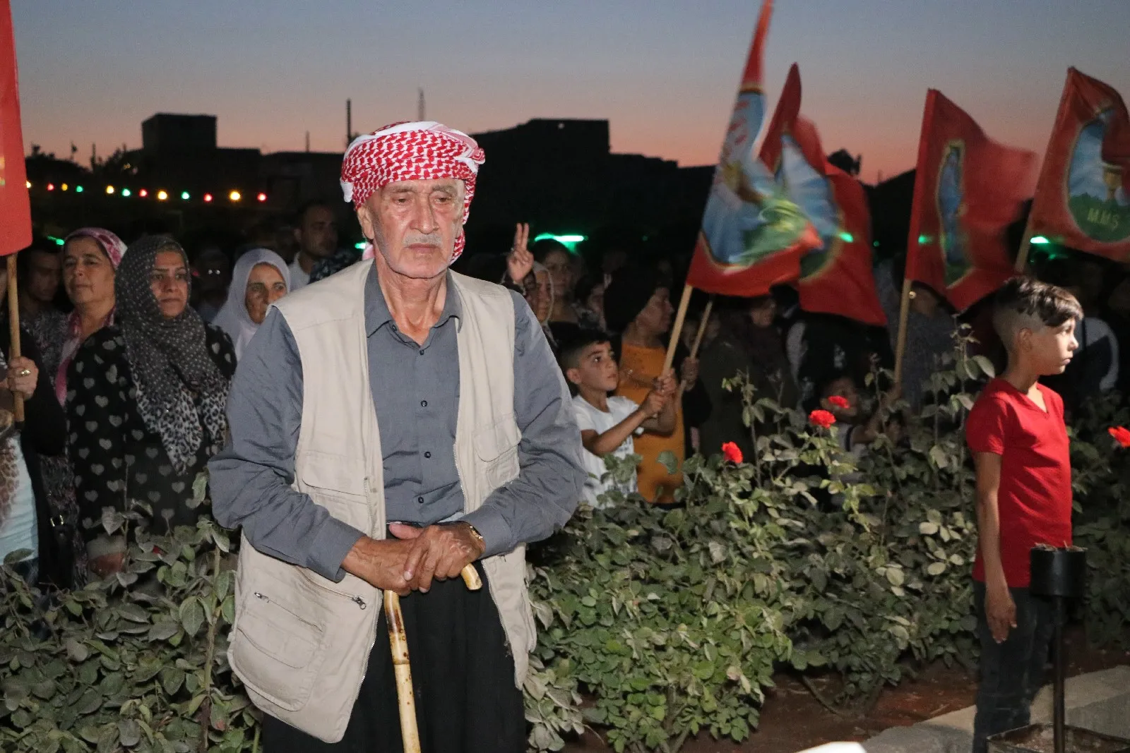 ​​​​​​​Li êvara Cejna Qurbanê mûm li ser gorên şehîdan hatin pêşxistin