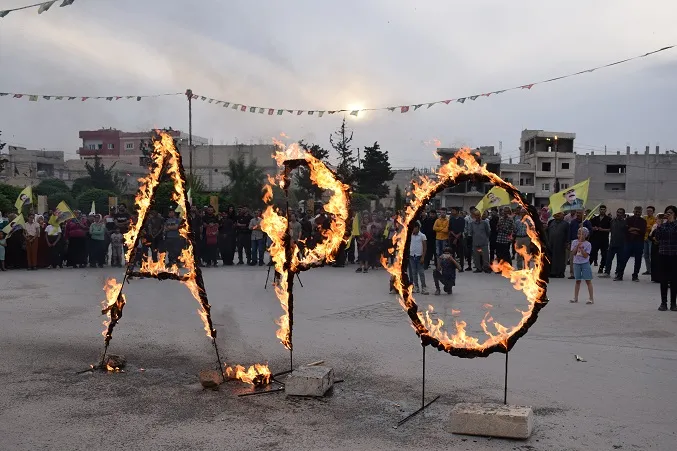 Ciwanên Kobanê tecrîda li ser Rêber Abdullah Ocalan şermezar kir