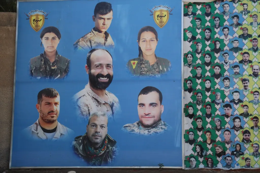 Akademiya Şehîd Ebû Leyla şopdarên wî perwerde dike