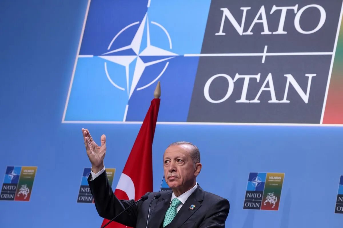 Bloomberg: Tirkiye ji bo endamtiya Swêdê ya NATO'yê gavên lezgîn diavêje