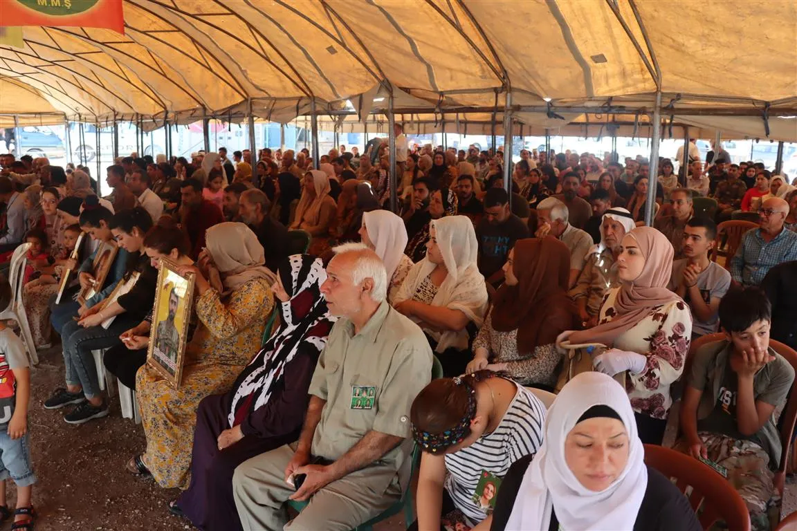 Di merasîma sersaxiyê ya 5 şehîdan de banga yekitiyê
