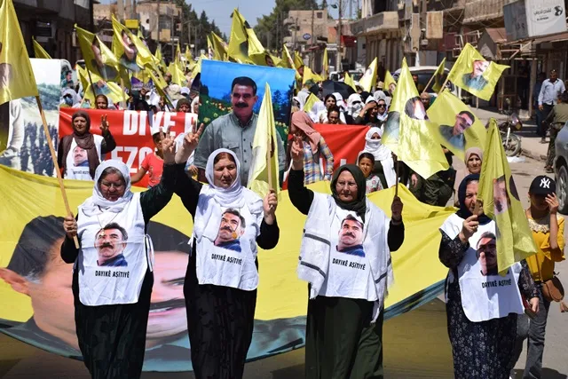 ′Em ê ji bo pêkanîna azadiya fîzîkî ya Rêbertî têkoşînê mezin bikin′