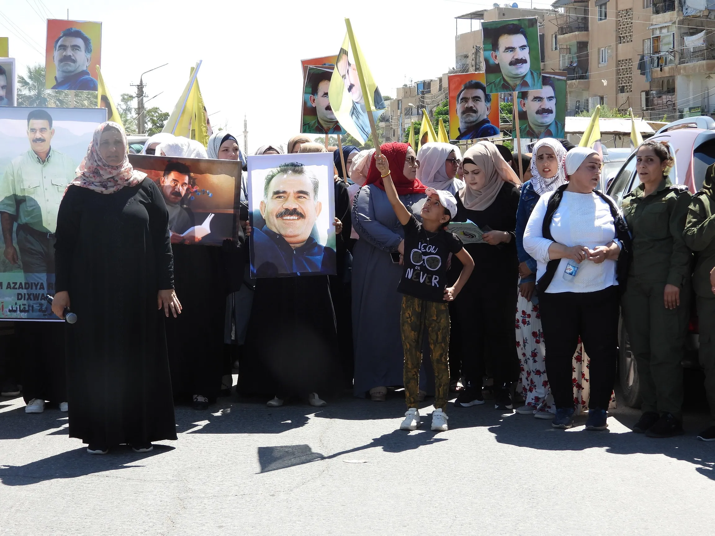 ′Em ê ji bo pêkanîna azadiya fîzîkî ya Rêbertî têkoşînê mezin bikin′