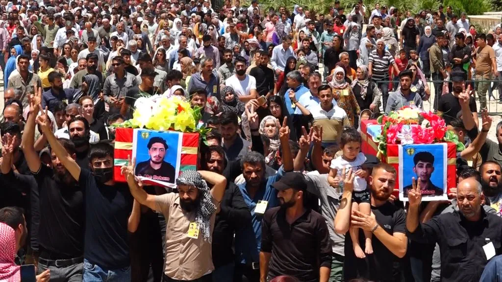 ​​​​​​​Li Kobanê merasîma 4 şehîdan