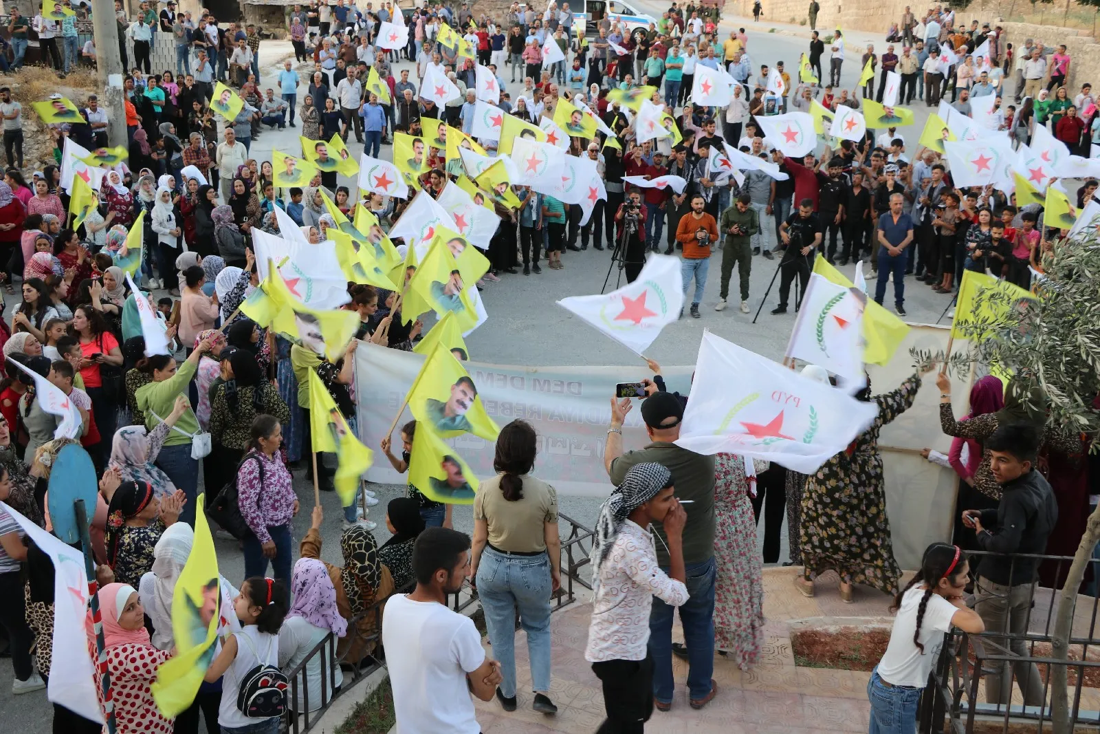 ​​​​​​​Xelkê Helebê banga pêkanîna azadiya fîzîkî ya Rêber Abdullah Ocalan kir