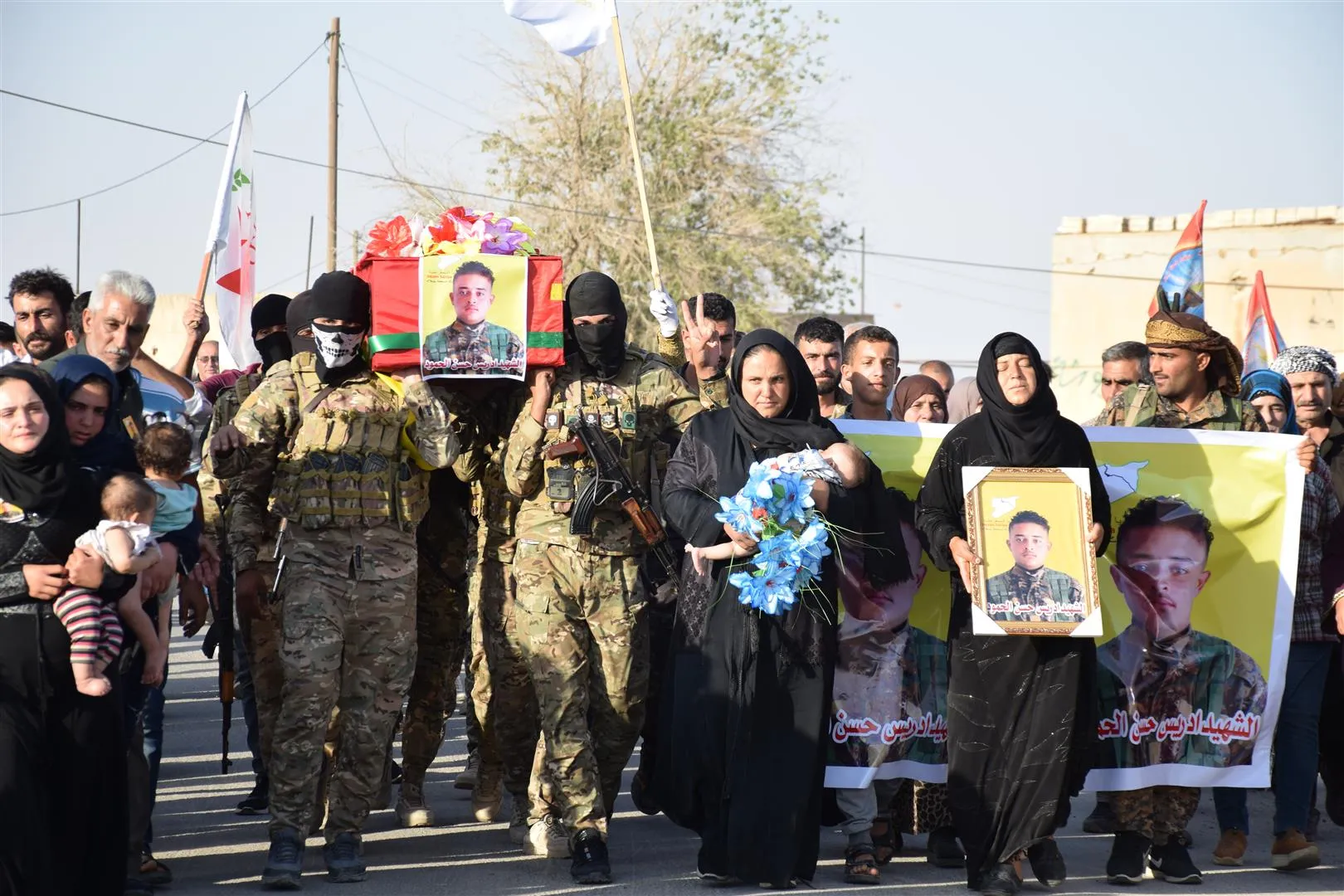 Xelkê Hesekê cenazeyê şehîd Idrîs El Hemûd oxir kir