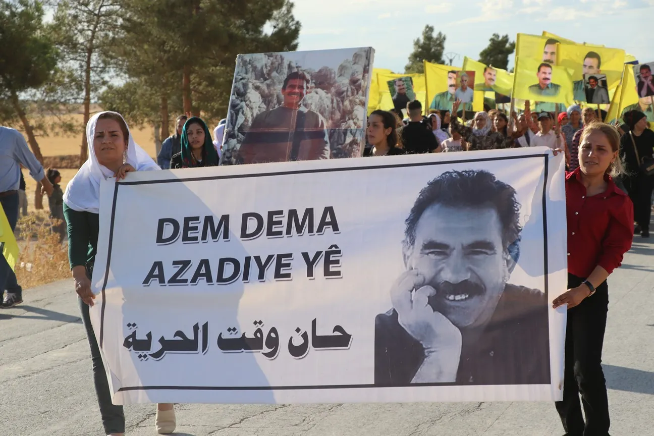 Bi hezaran li Şehbayê siyasetên dewleta Tirk ên li dijî Rêber Abdullah Ocalan şermezar kirin