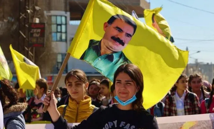 ​​​​​​​Jinên ciwan: Em ê li hember kesên hewl bidin ziyanê bidin Rêbertî bisekinin