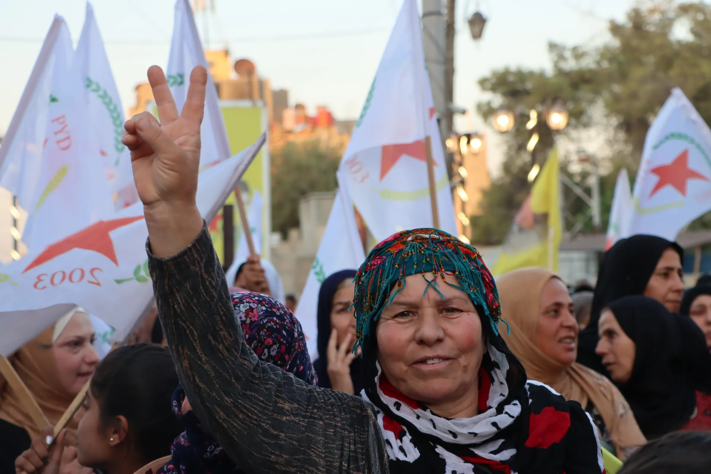 Şêniyên Qamişlo: Siyasetên dijberî gelan dê têk biçin