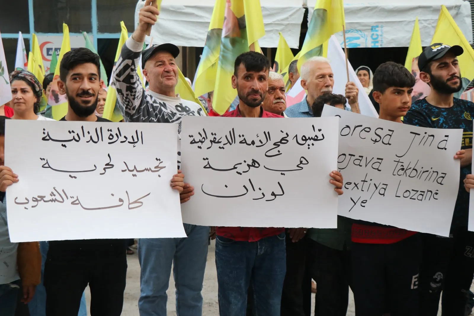 Xelkê Helebê: Bi berxwedana xwe em dê Lozanê têk bibin