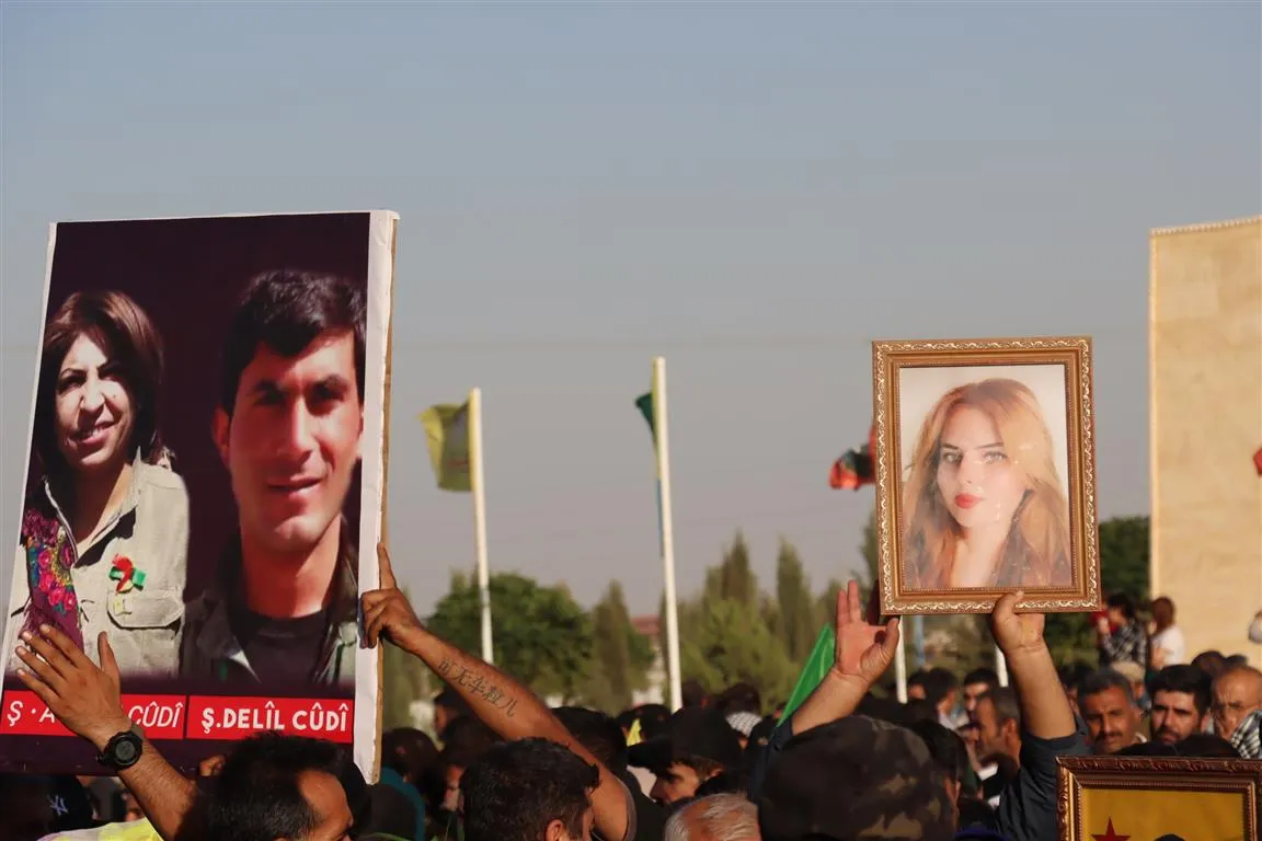 Li Hesekê 5 şehîd bi merasîmeke bi haybet hatin oxirkirin