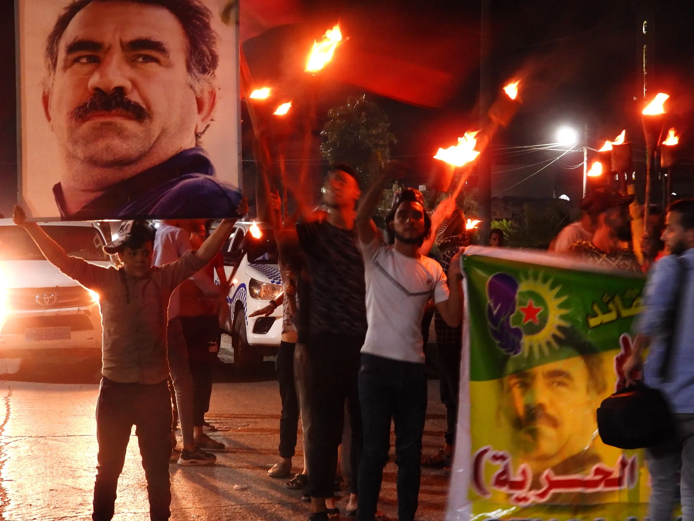 Li Tebqayê meşa meşaleyan