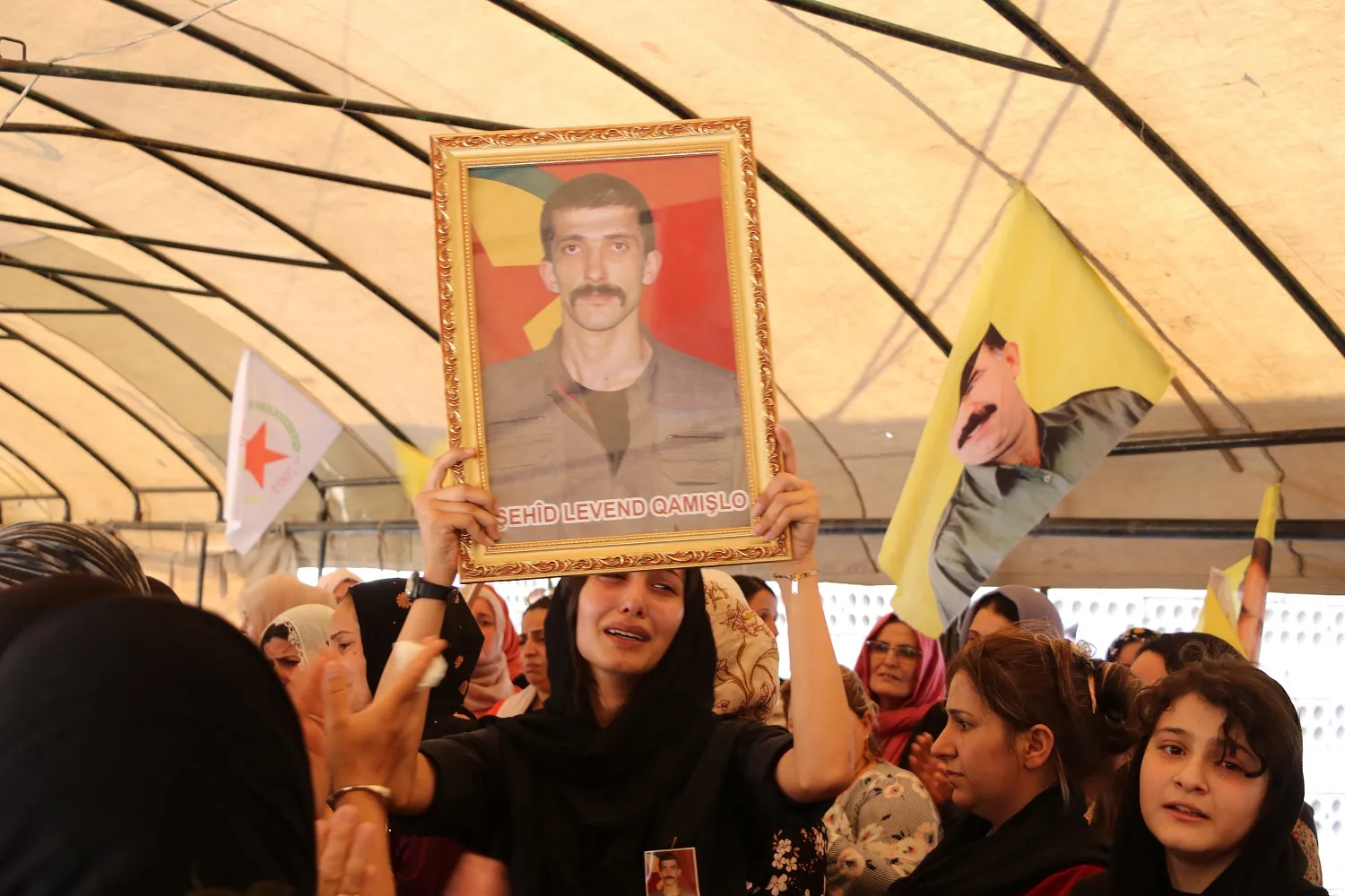 Di merasîma şervanê HPG`ê de: Em dest ji doza xwe bernadin