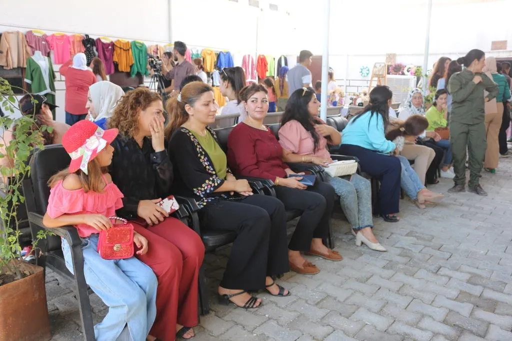 Bi pêşangehekê bal kişandin ser berhemên jinên astengdar