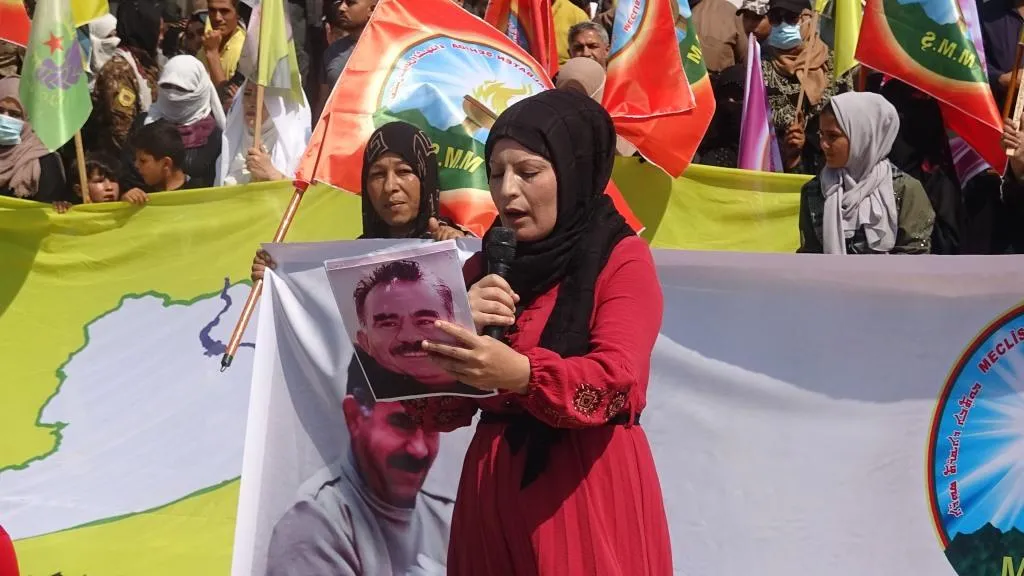 Xelkê Reqayê ji bo Rêber Abdullah Ocalan meşiyan