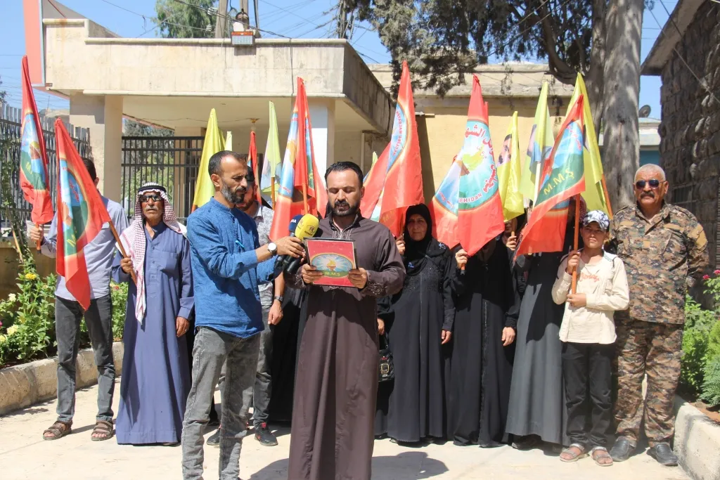 `Em nahêlin tu kes yekitiya gelan û vîna wan têk bibe`