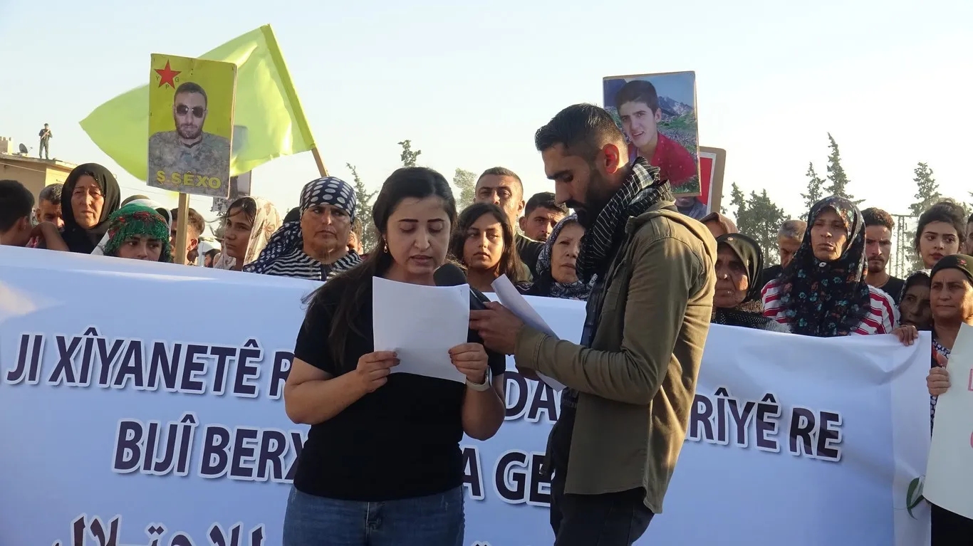 Malbatên şehîdan ên Efrîn û Şehbayê xiyaneta PDK û ENKS`ê şermezar kir