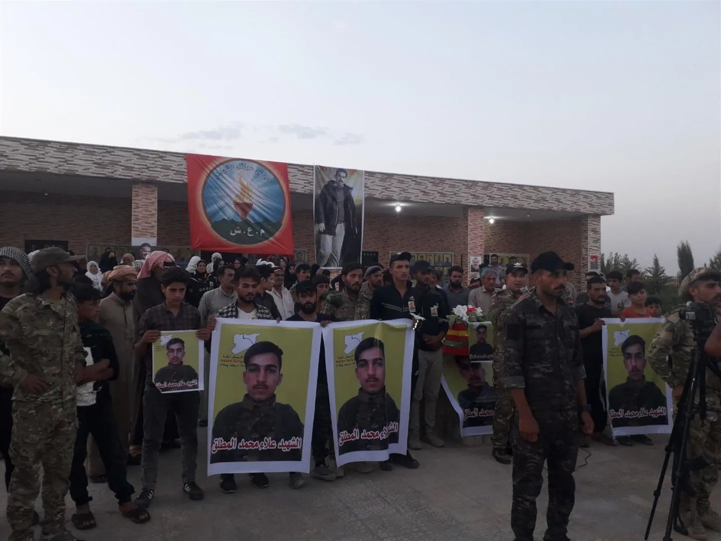 Cenazeyê şehîd Ela El Mitleq li Til Koçerê hate veşartin