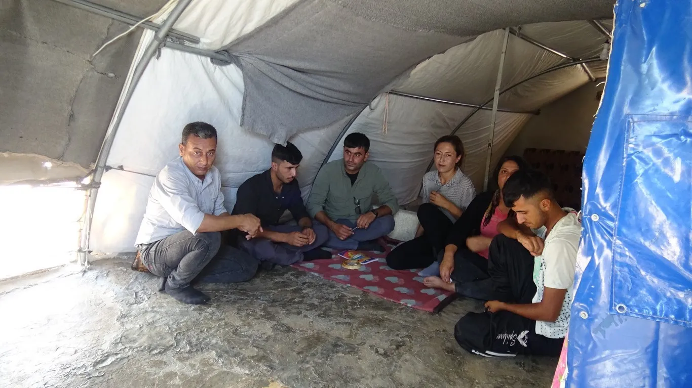 "Divê koçberên Efrînê guh nedin plan û siyasetên qirêj"