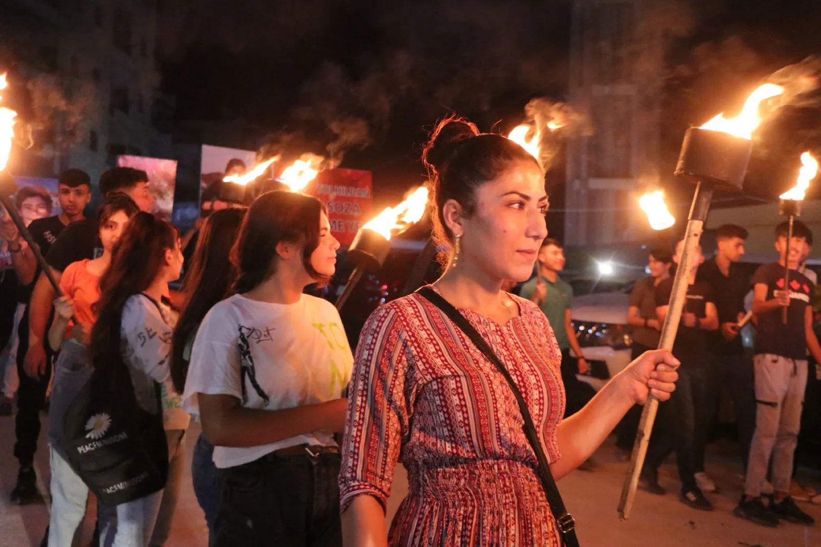 Yekitiya Jinên Ciwan li Helebê şanoyek têkildarî rola jinan pêşanda