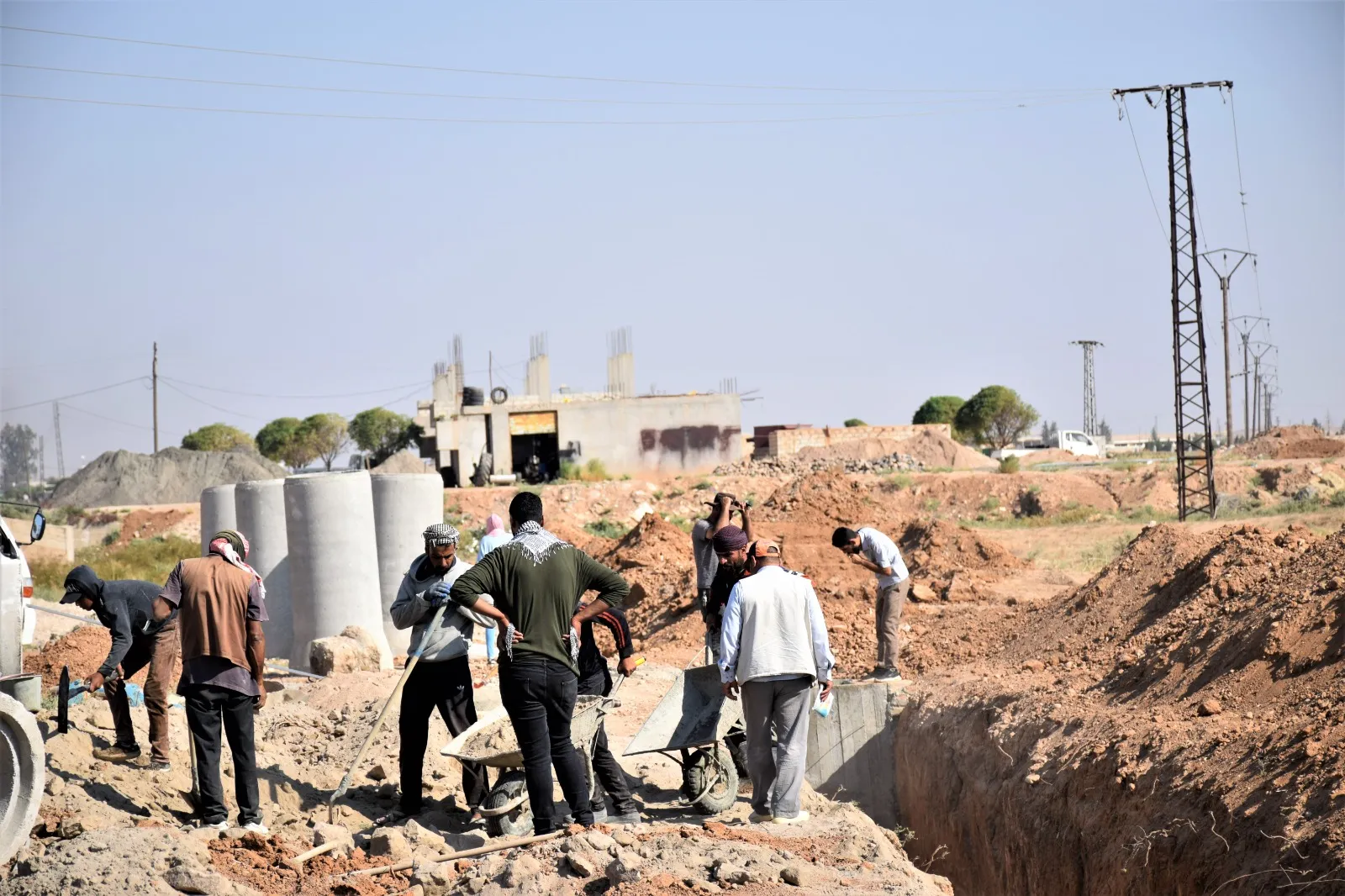 ​​​​​​​Projeyên xizmetguzariyê û yên hawîrdorê li herêmê berdewaim in