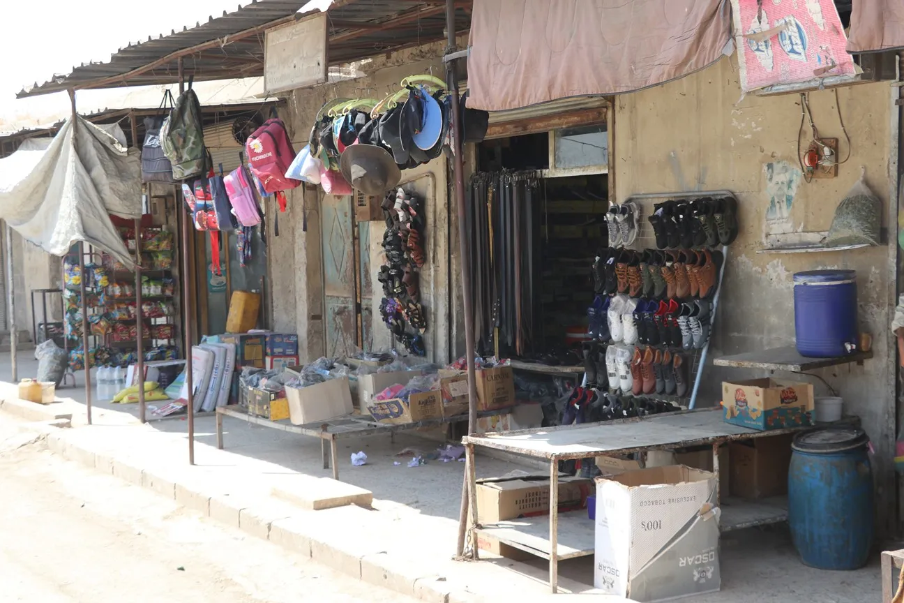 Li Şehbayê dorpêç, kêmbûna pêdiviyan û buhabûn