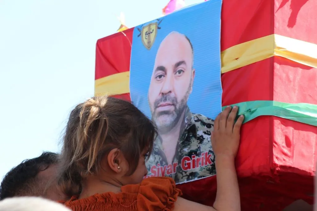 Xelkê herêma Firatê 2 cangoriyên azadiyê oxir kirin
