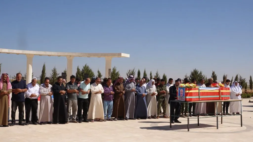 Şêniyên Reqayê endamekî Hêzên Ewlekariya Hundirîn oxir kir