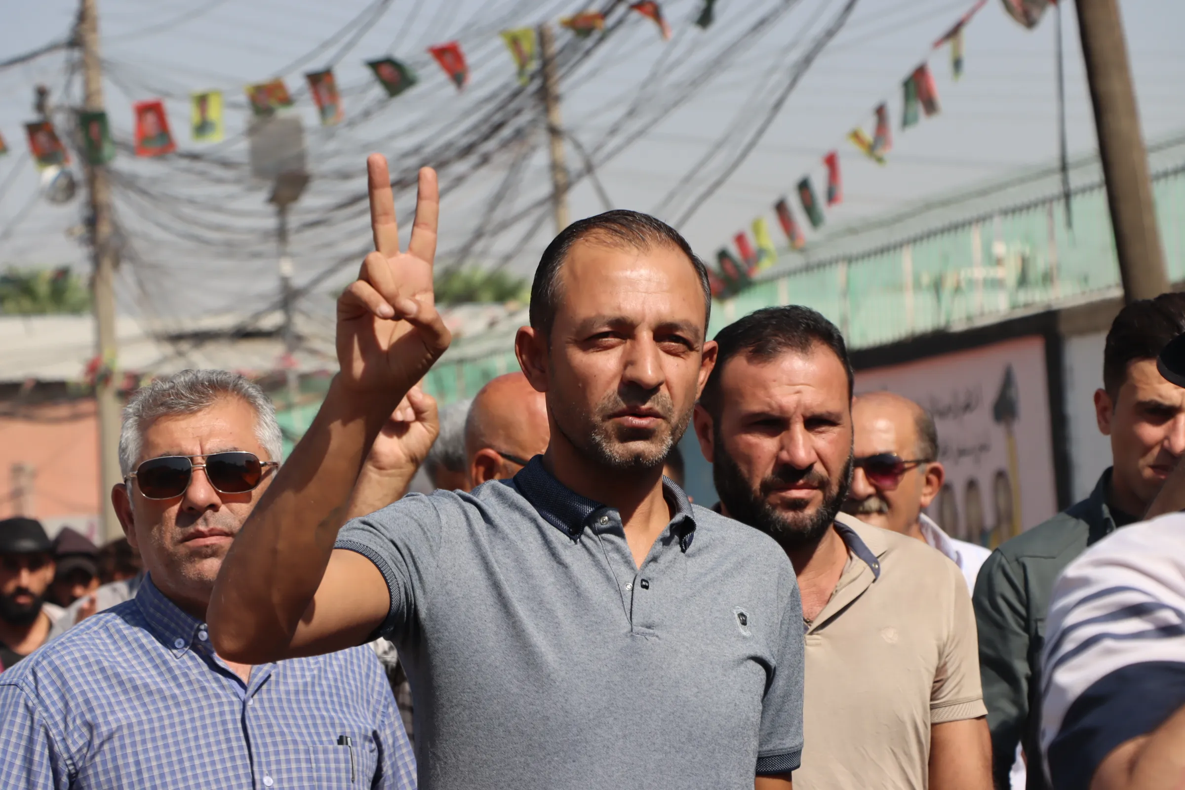 Gel bi girseyî berê xwe dide çalakiya konvedanê