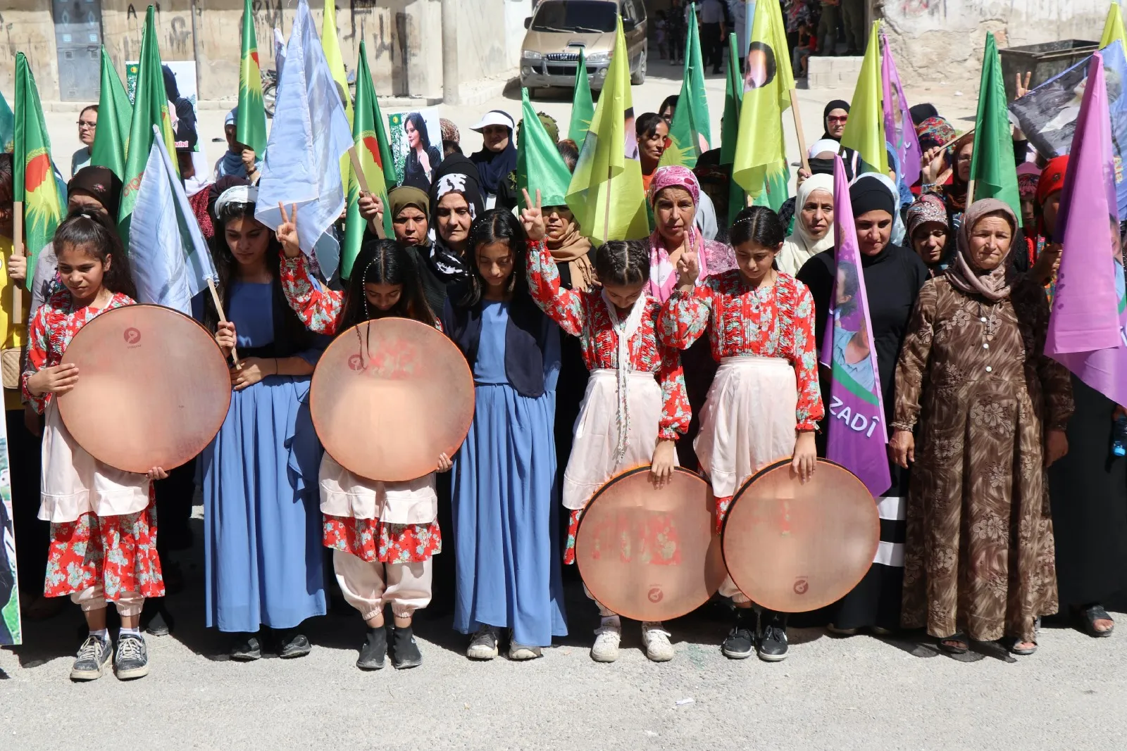 ​​​​​​​Bi hezaran jinan Jîna Emînî bi bîr anî