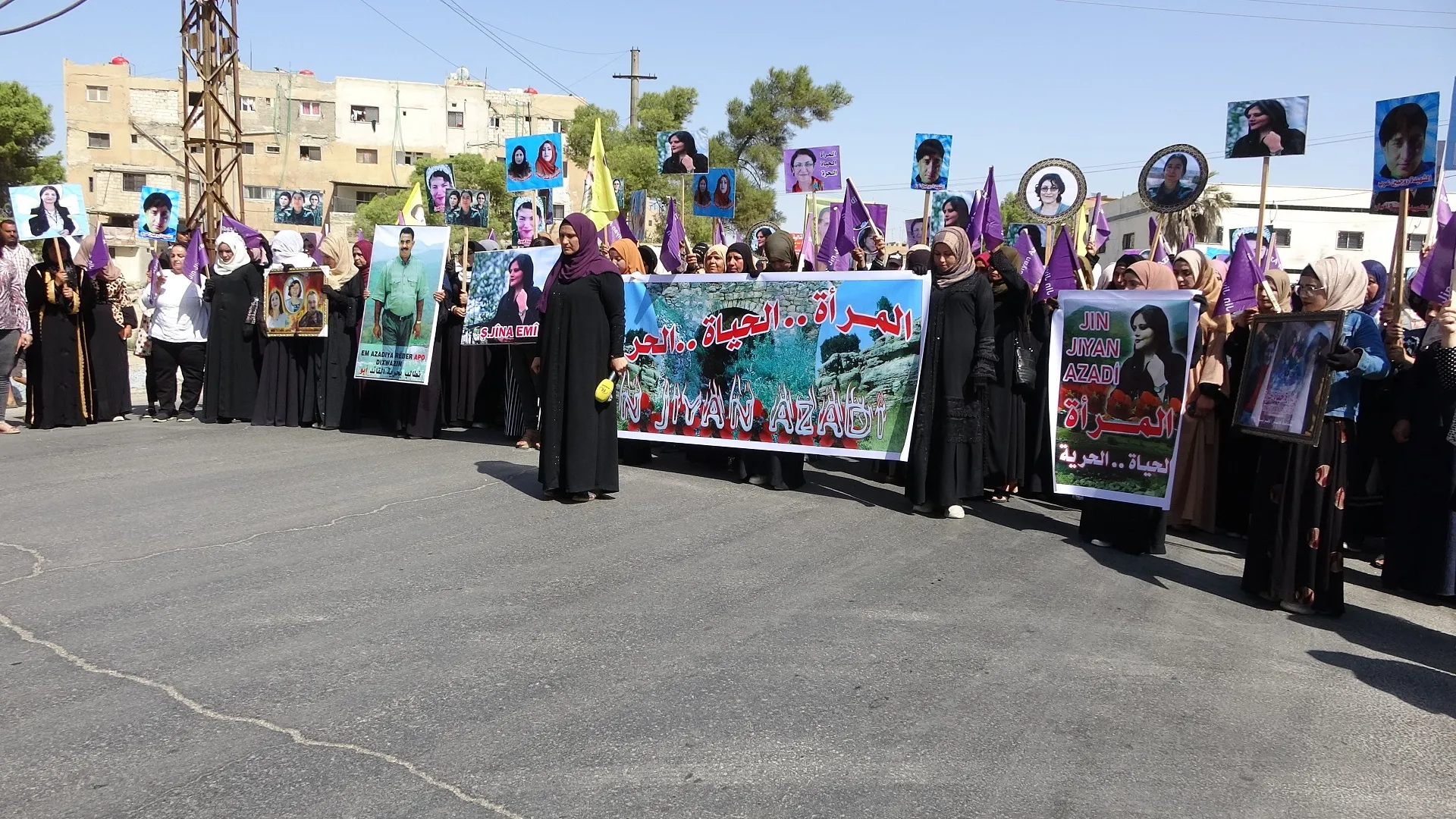 ​​​​​​​Bi hezaran jinan Jîna Emînî bi bîr anî