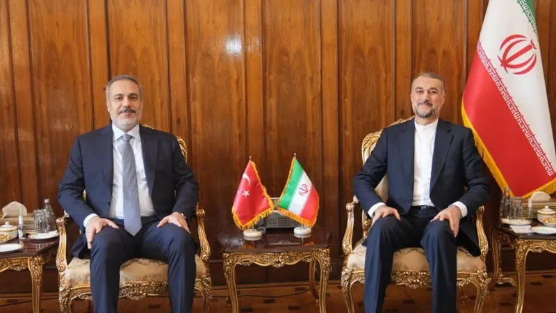 Fîdan bi hempîşeyê xwe yê Îranê re li Tehranê civiya
