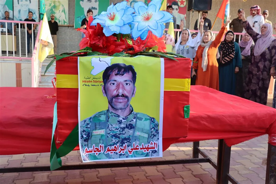Cenazeyê şehîd Dilşêr Dirbêsiyê hat veşartin