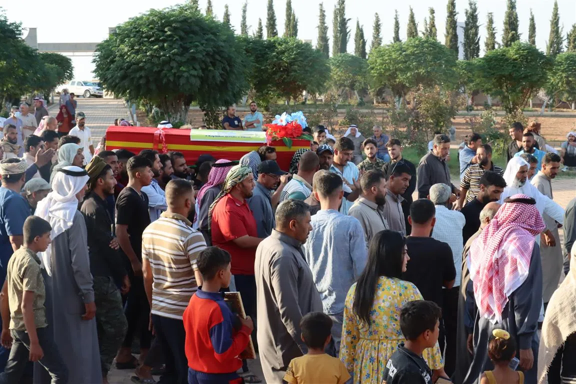 Cenazeyê şehîd Dilşêr Dirbêsiyê hat veşartin