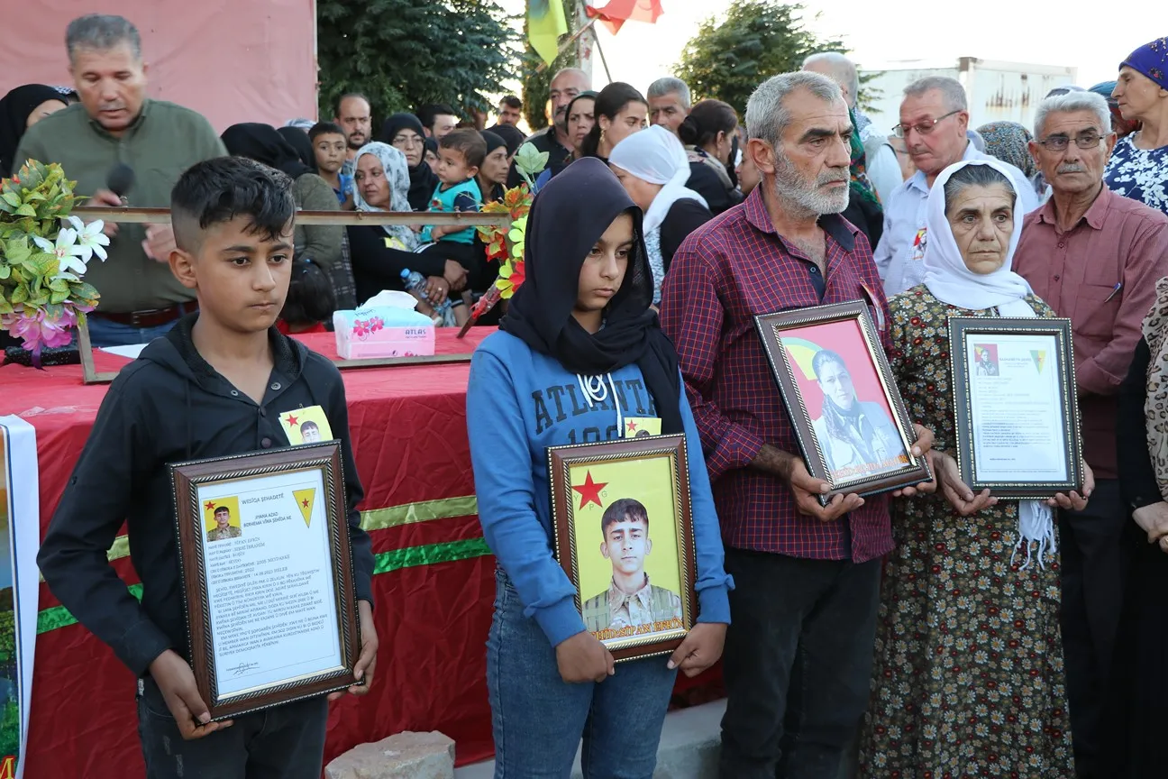 Şêniyên Efrîn û Şehbayê cenazeyê şehîd Sîpan Efrîn oxir kir