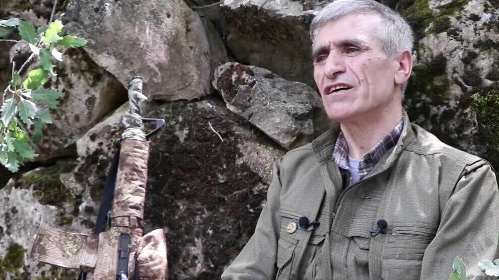 Hakî Armanc: Rêber Apo tevî êrişan tawîz neda û bi sekneke dîrokî gav paşve neavêt
