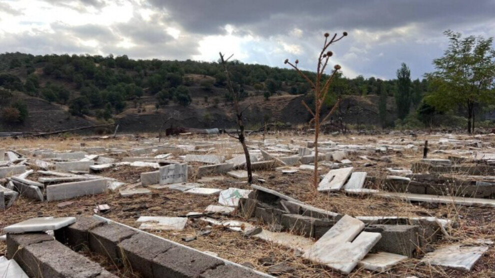 Dagirkerên nesîbê xwe ji mirovahiyê negirtine dîsa êrîşî şehîdgehan kirin