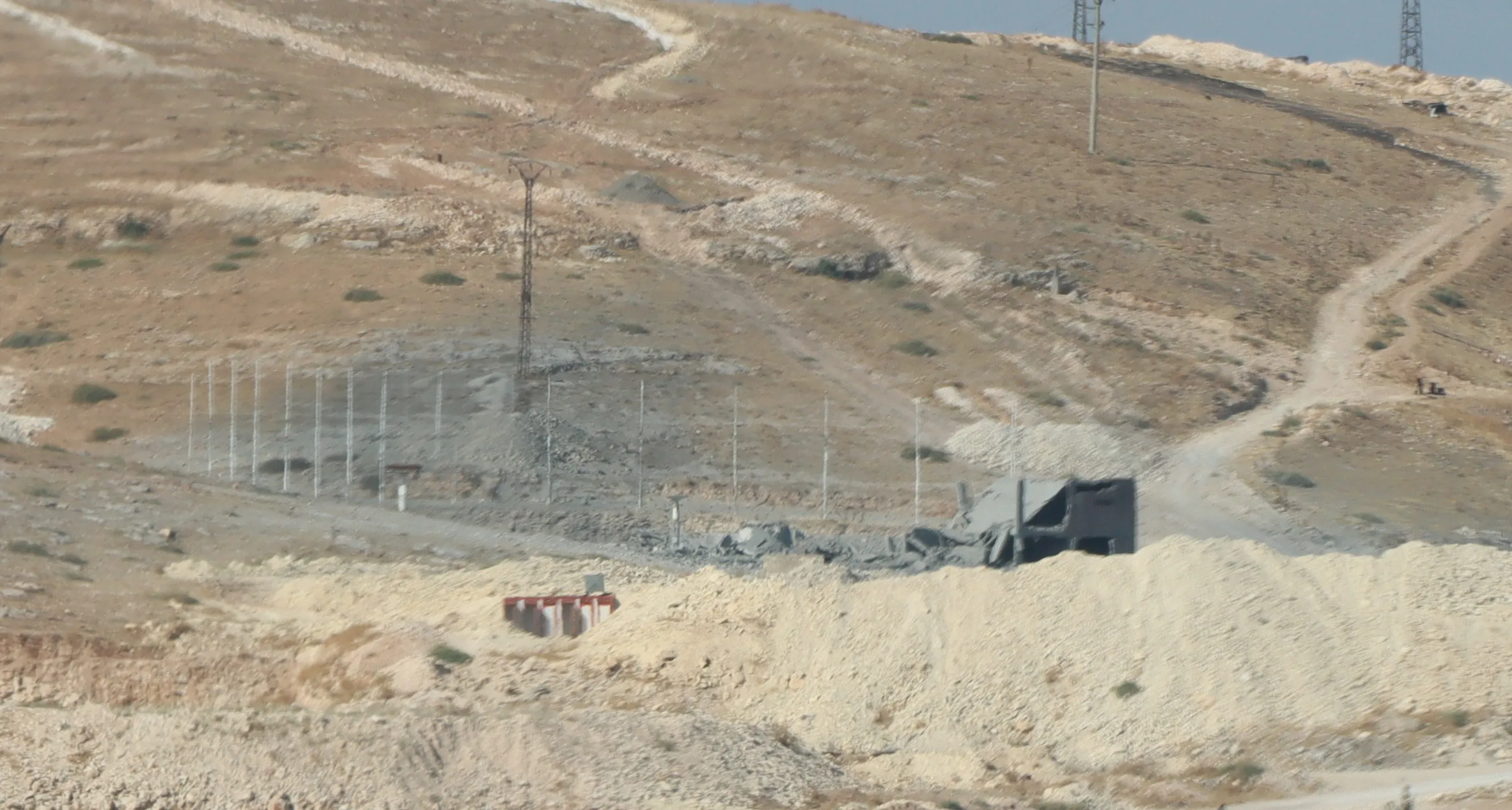 Balafirên Tirkiyeyê cihê Newrozê jî wêran kir
