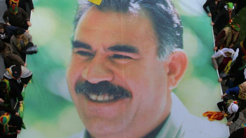 Parêzerên Rêber Abdullah Ocalan ji bo hevdîtinê serî li dozgeriye  dan