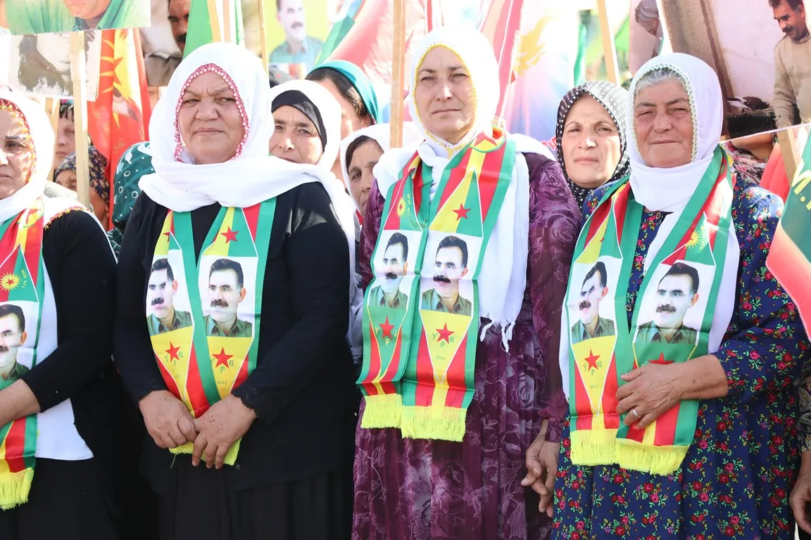​​​​​​​‘Em teslîm nabin, em li ser fikra Rêbertî mezin bûne′