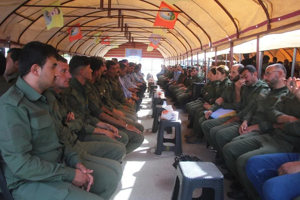 ​​​​​​​Xelkê herêma Firatê sersaxî da malbatên şehîd Elî Osman û Orhan Miho